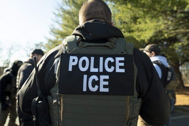Immigration Fight Puts ICE in the Spotlight Report 2750