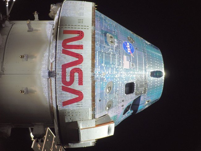 Trump Offers Artemis II Astronauts Oval Office Visit