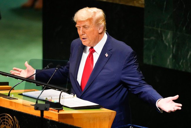 Trump Keeps the Pressure on the Political Class