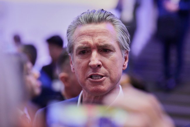 CA Governor Tries to Troll Trump Over Fuel Prices