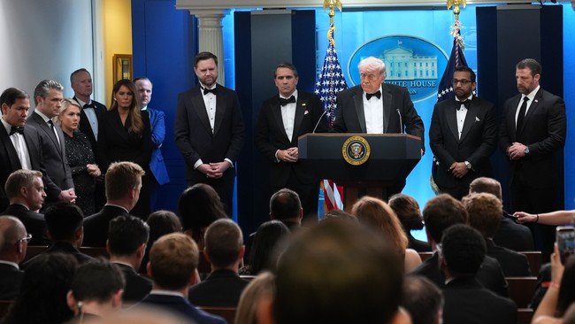 The Democrats Are at War With Trump (and the Republicans)