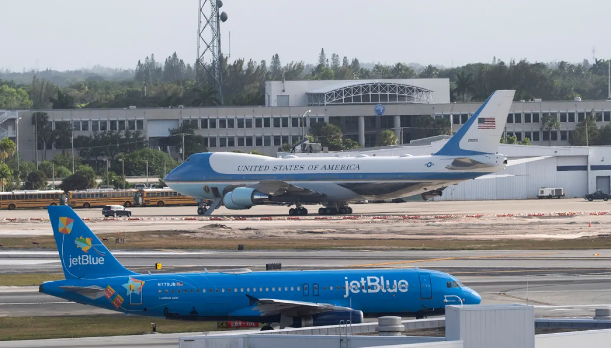 United rejects claim it will allow passengers to change