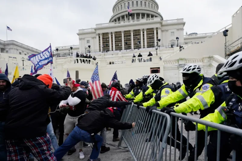 Suspected DC pipe bomber ineligible for Jan. 6 pardon: Judge