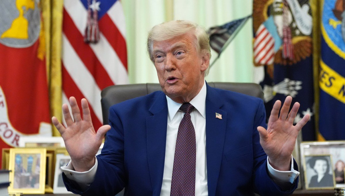 Trump rips GOP defectors in war powers resolution