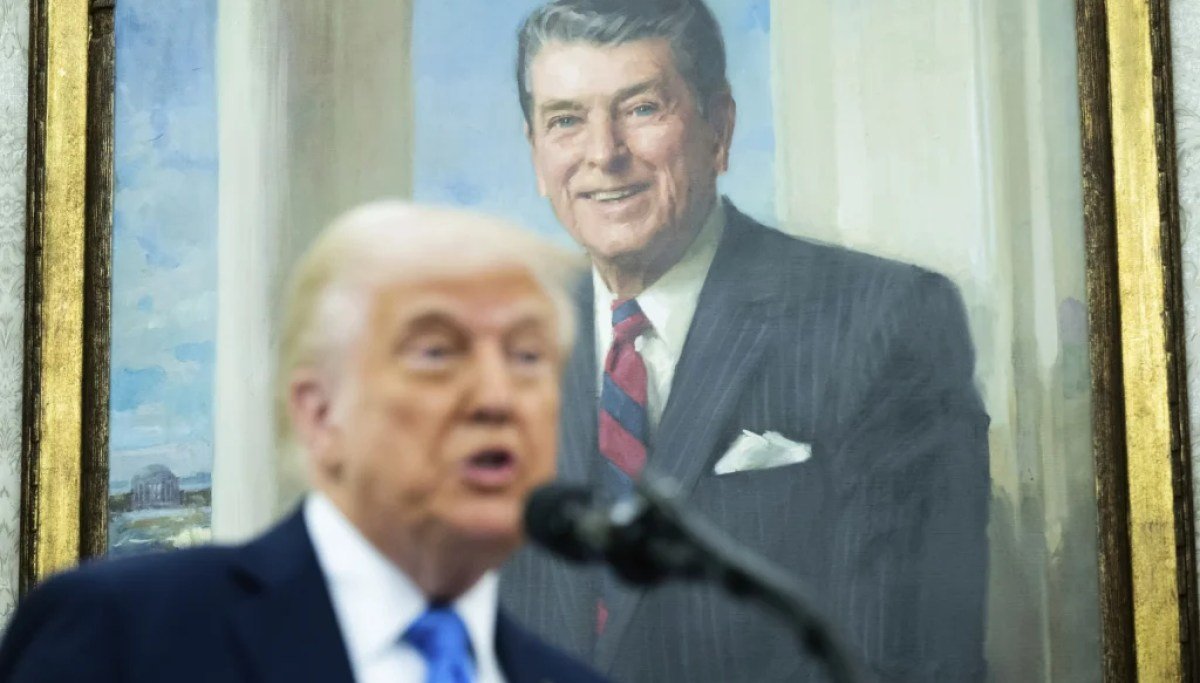 They called Reagan an 'amiable dunce.' Now it's Trump's turn