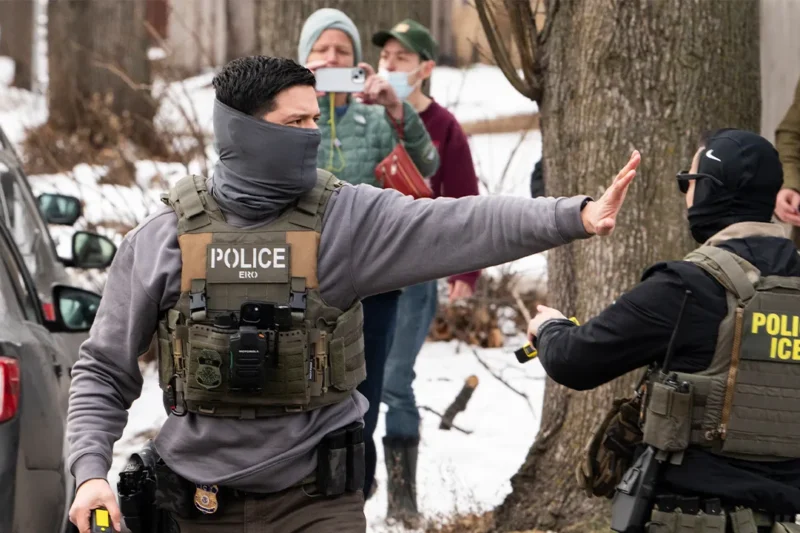 Trump Border Policy Faces Pressure Over DOJ