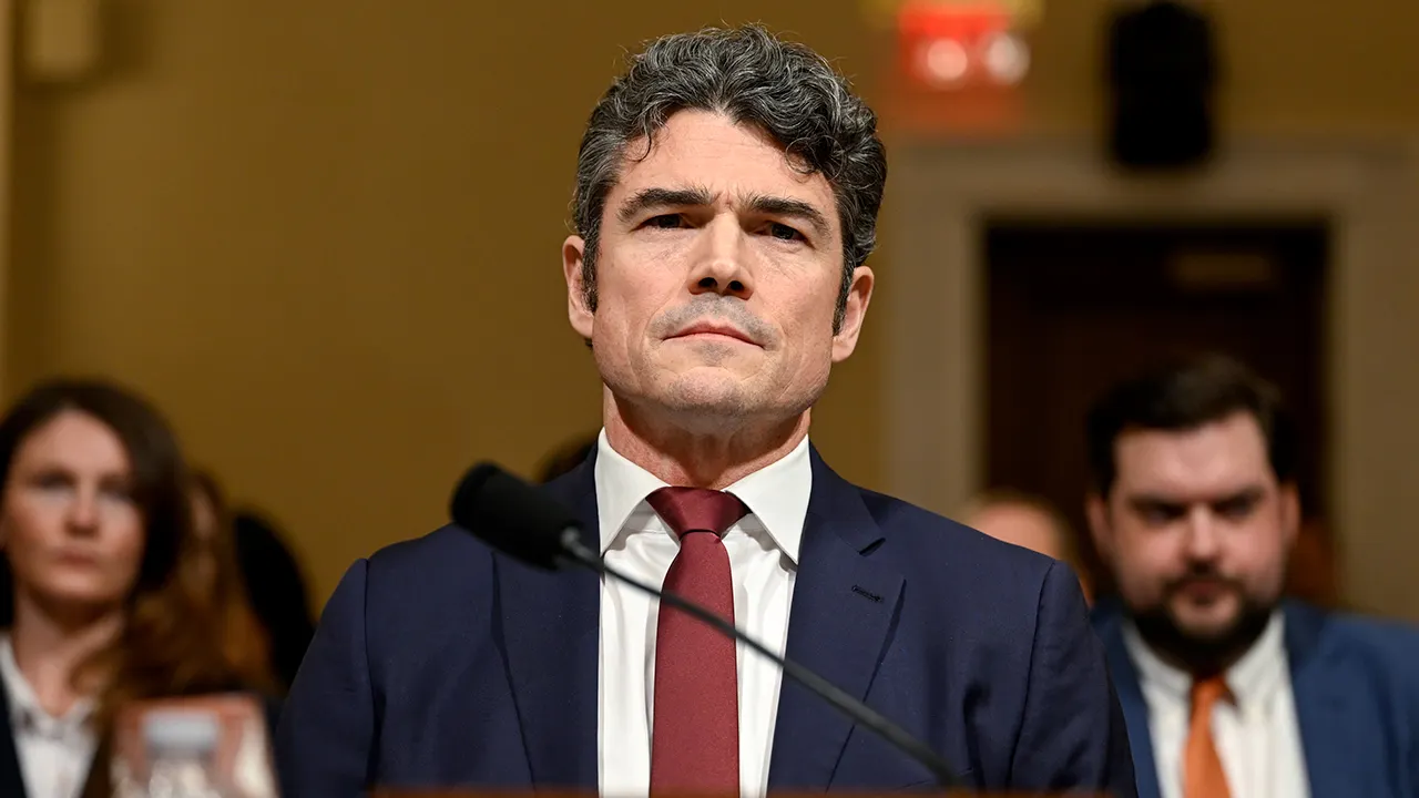Ex-counterterrorism official Joe Kent endorses GOP Senate