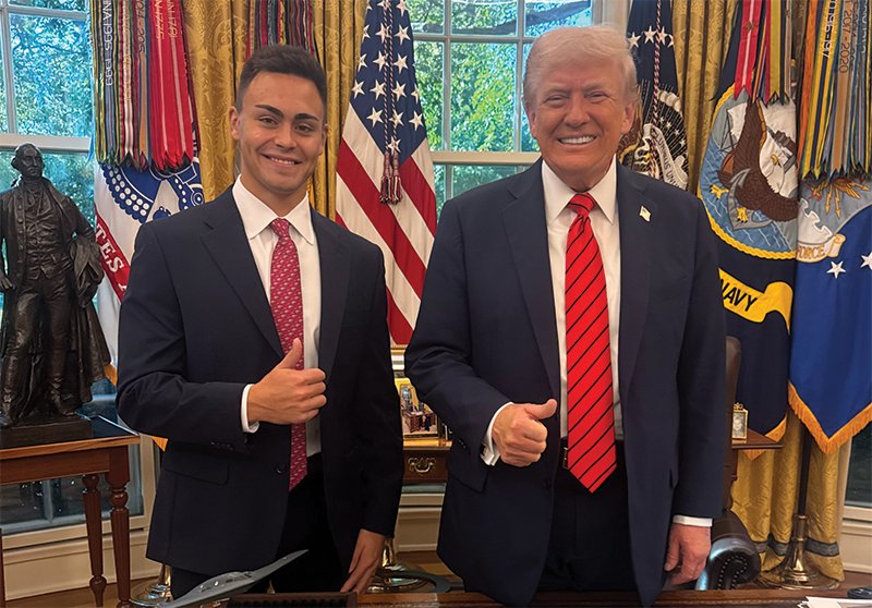 Donald Trump standing with Michael Alfonso in the Oval Office