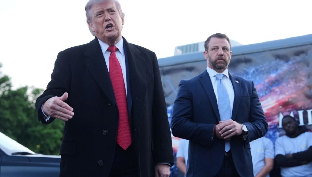 ICE Traffic Stop Fight Tests Trump's Enforcement Push