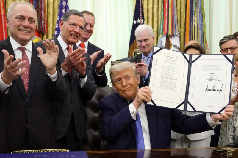 Immigration Fight Puts ICE in the Spotlight Report 2246