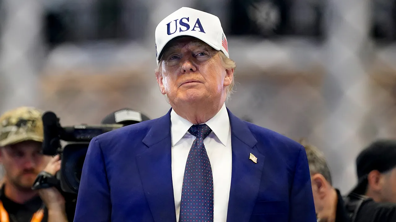 Double endorsement drama: Trump backs second candidate in red